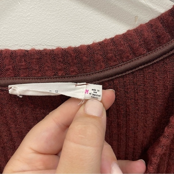 Lush Ribber V-Neck Twost Front Long Sleeve Sweater Top Medium - Picture 4 of 7